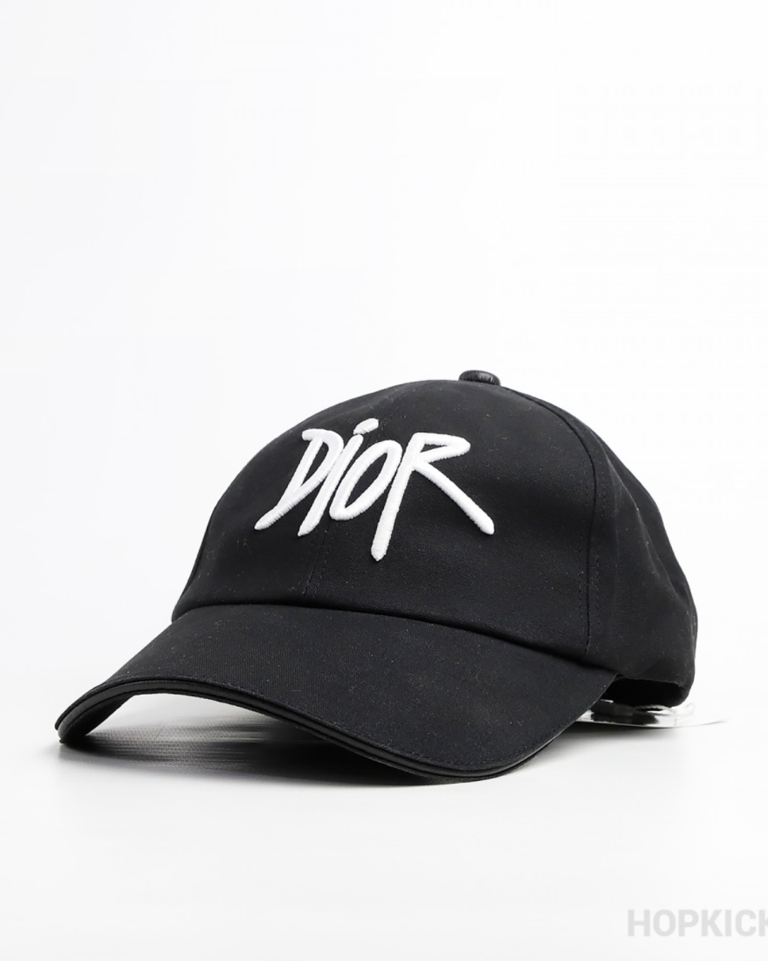Luxivio Dior embroidered logo cap, premium luxury baseball hat with detailed logo embroidery and adjustable strap.