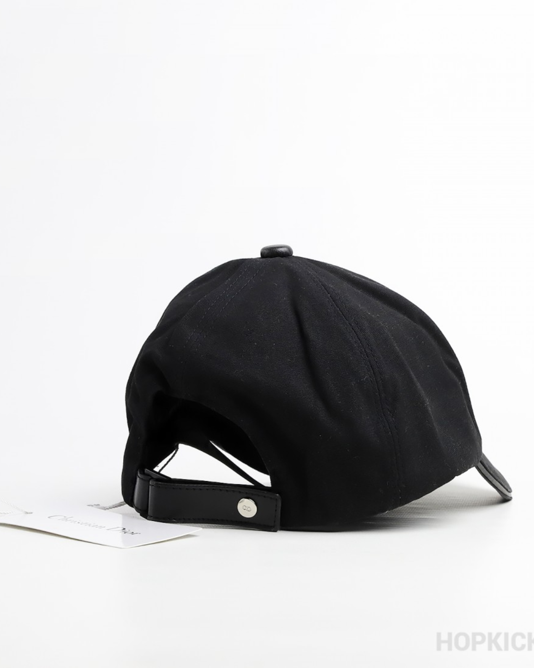 Luxivio Dior embroidered logo cap featuring luxury baseball style with detailed stitching and classic design.